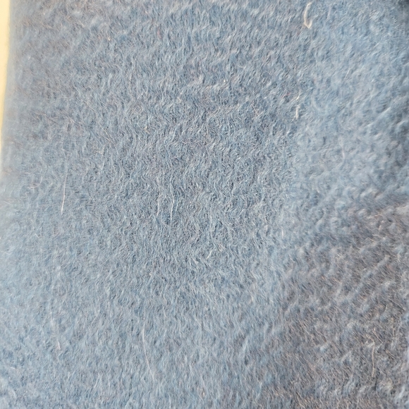 Louis Vuitton thick cashmere logo scarf in EUC - Picture 4 of 9